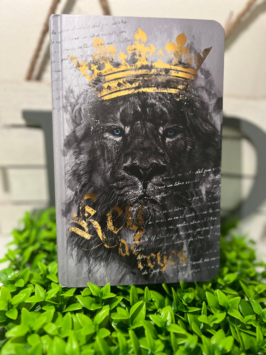 Biblia RVR60 letra grande tamaño manual, tapa dura León Rey de Reyes