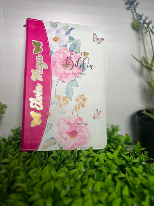 Biblia de Mariposas para Mujeres Letra Grande con Cierre RV1960 fucsia floral la personalizamos a tu gusto
